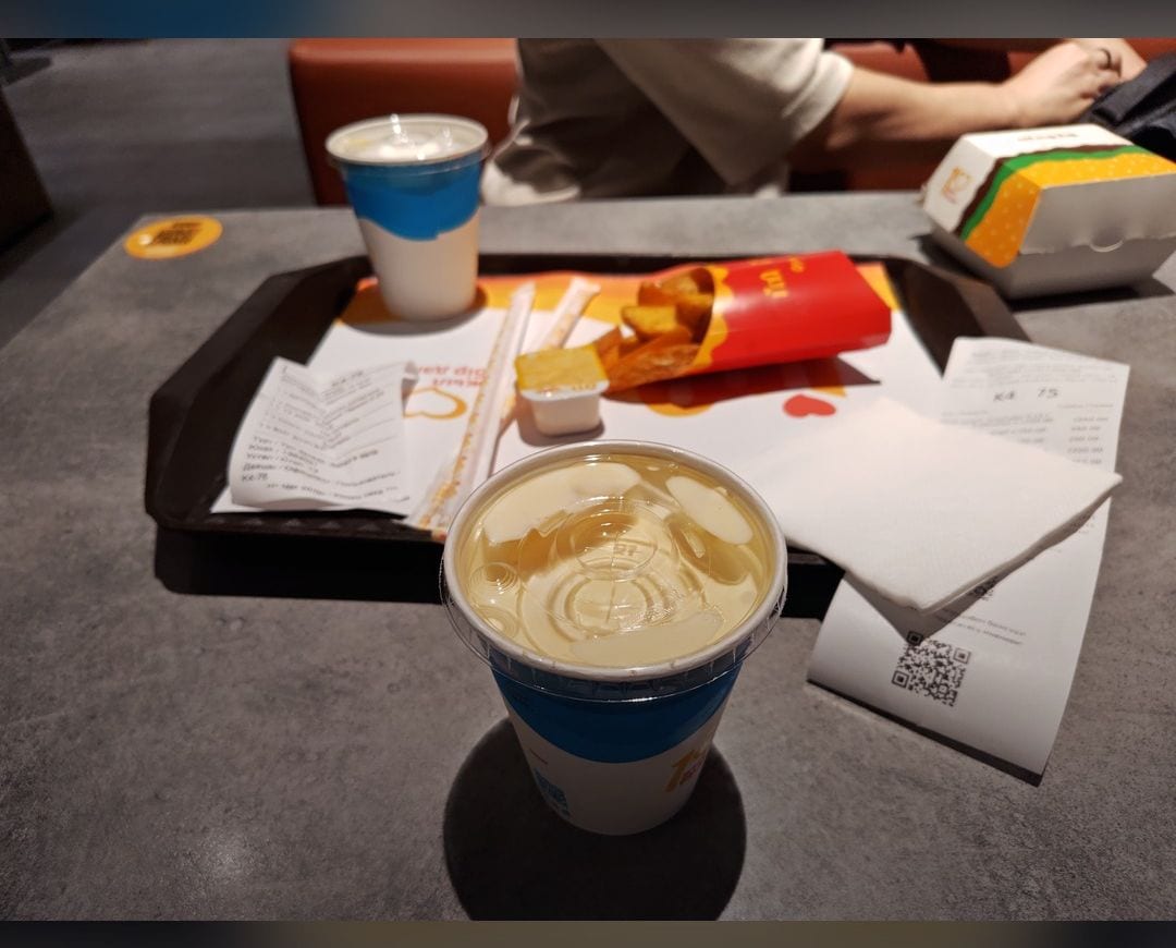 マックシェイクっぽいものを飲むwww